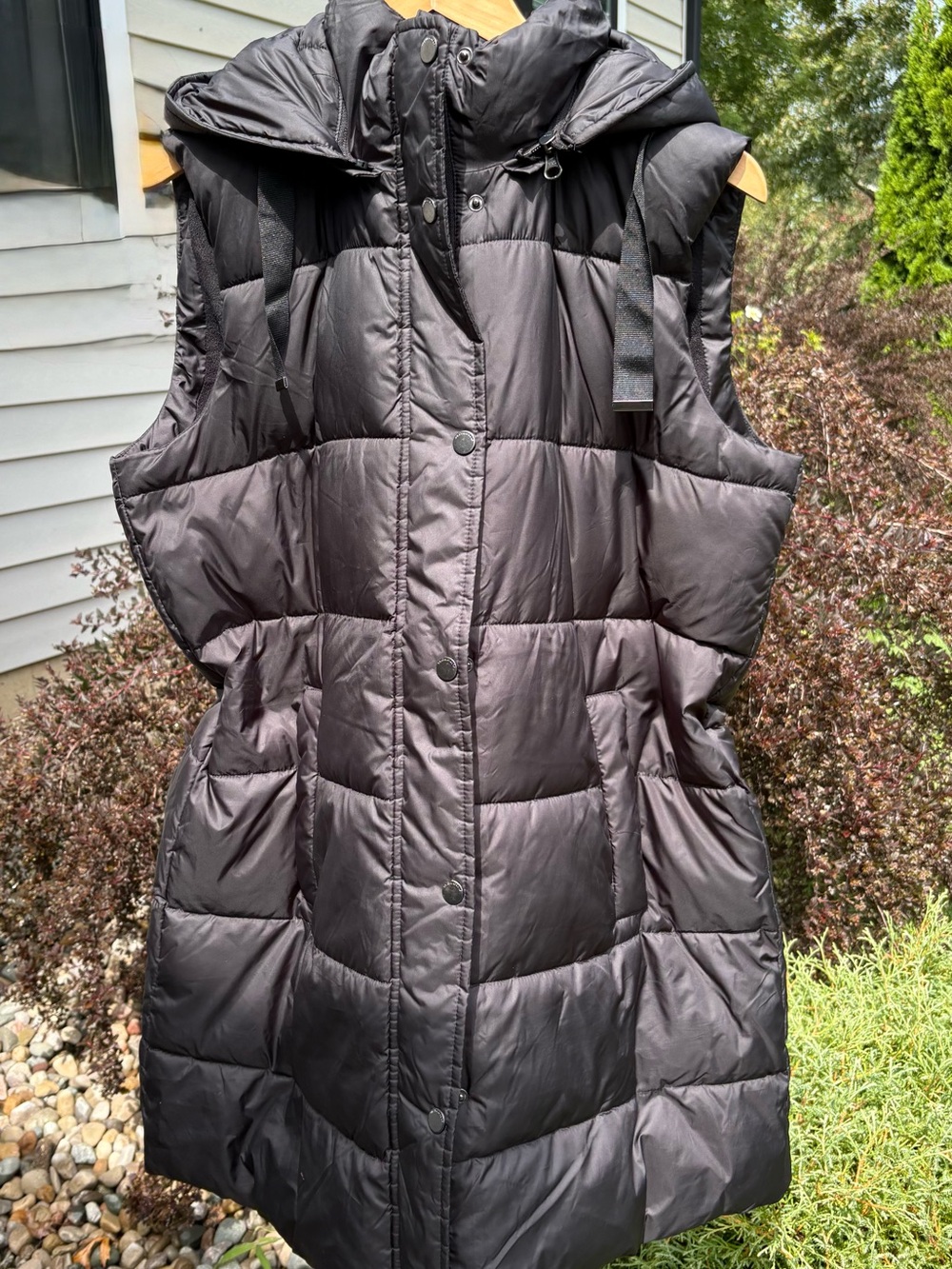 Weatherproof Black Long Sleeveless Puffer Coat/Vest with Hood - Women Size Large